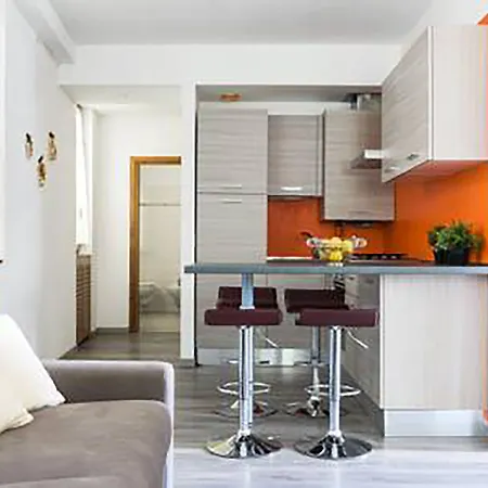 View - Bymyhomeincomo Apartament *